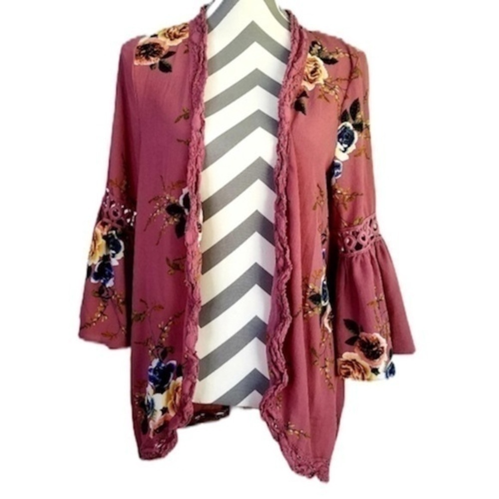 Entro pink floral kimono